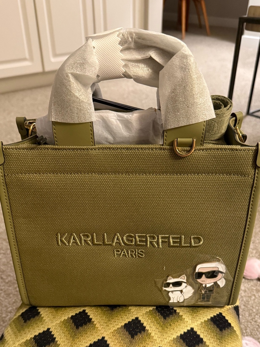 Karl Lagerfeld Paris Kristins Small Tote in Olive Green NWT/ PRICE FIRM - Picture 9 of 9